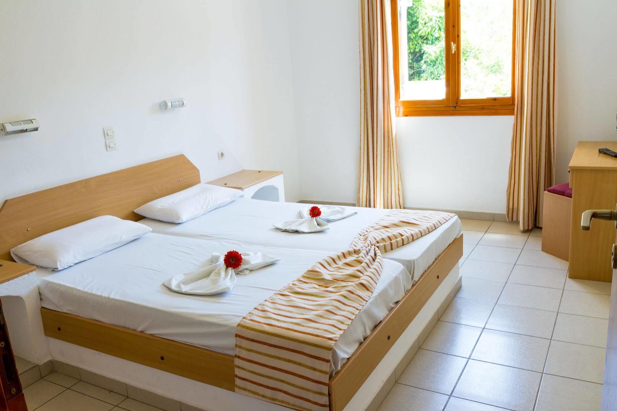 Ideal Hotel Kokkini Hani Екстериор снимка